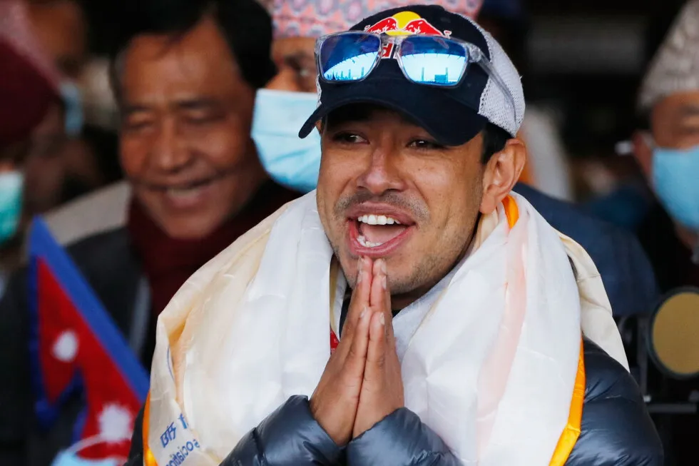 10 climbers led by a renowned Nepalese mountaineer are missing on a Pakistan peak