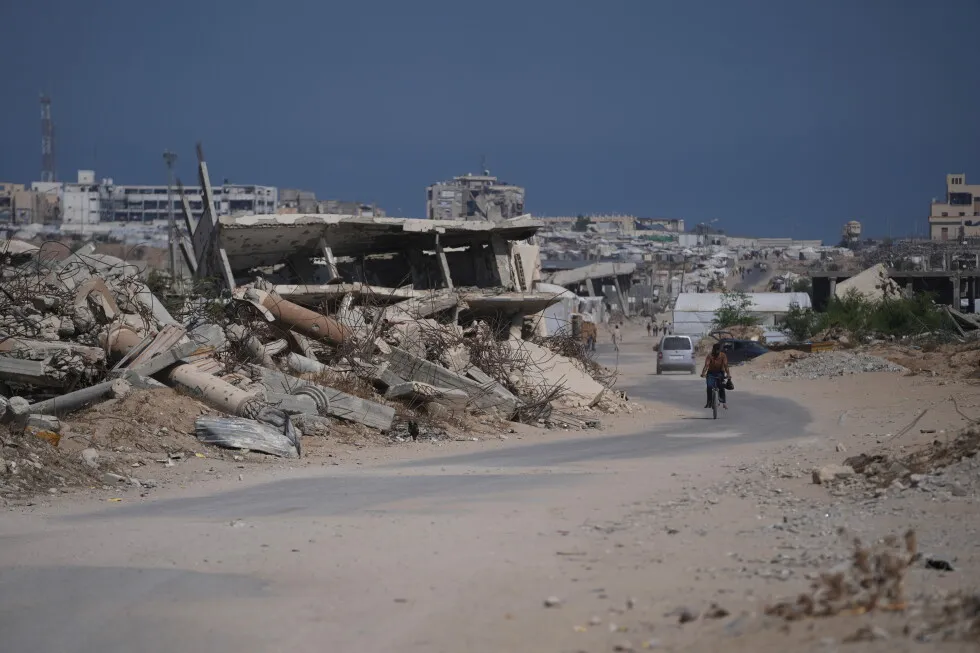 Hamas reached an agreement to disarm, officials say. It’s a significant move but faces challenges