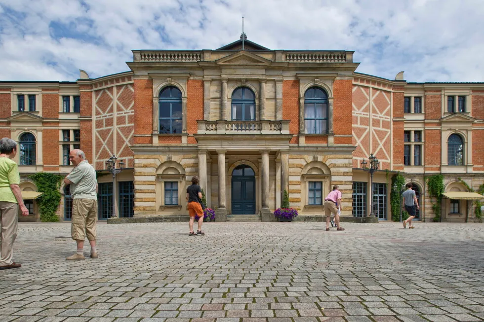 AI-assisted staging draws boos at the Richard Wagner festival in Germany