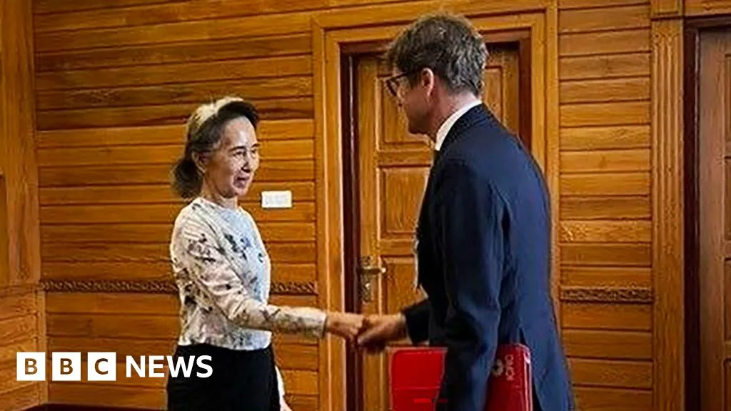Aung San Suu Kyi appears healthy in first confirmed outside contact for 2.5 years