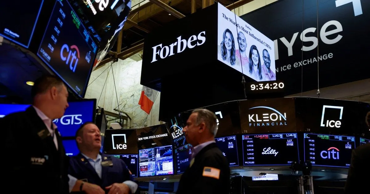 US stocks near record high, oil falls as Trump claims Iran talks under way