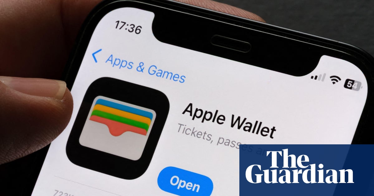 Campaigner launches £1.5bn legal action in UK against Apple over wallet’s ‘hidden fees’