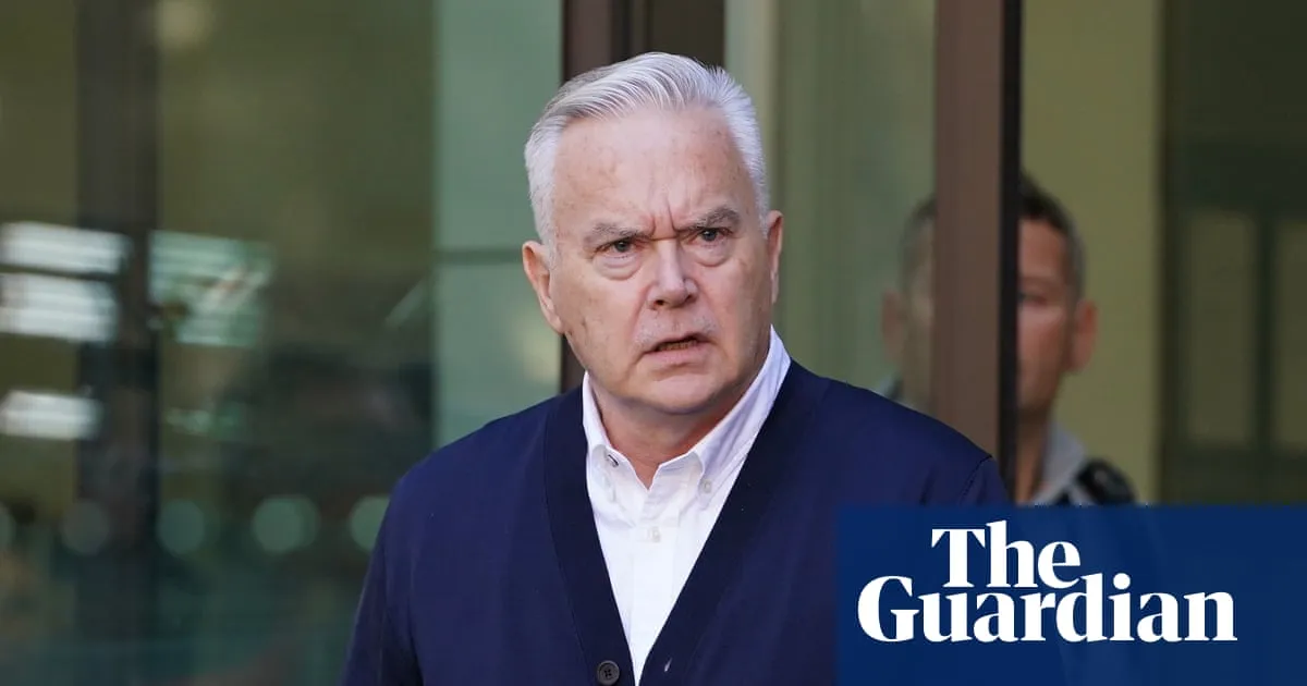 Huw Edwards criticised for entering Welsh poetry competition