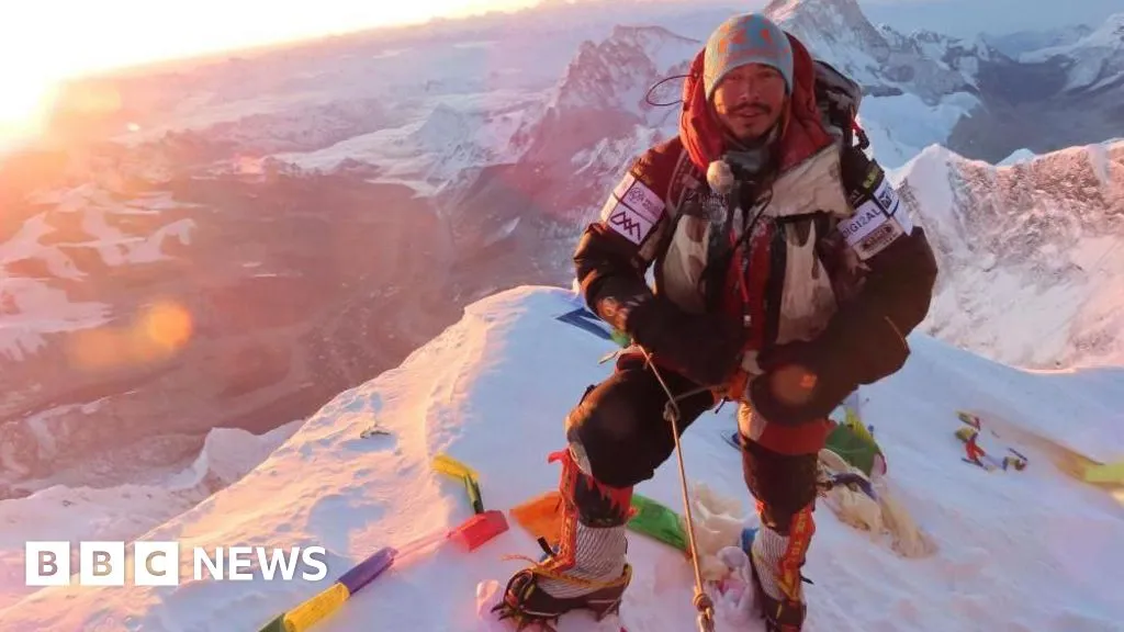 How a generation of record-setting guides died in a disaster that killed a climbing legend