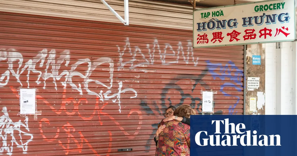 Good Samaritan dies days after being attacked while trying to stop Melbourne shoplifters